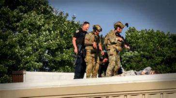 Asistentes al mitin de Trump vieron al tirador casi dos minutos antes de disparar