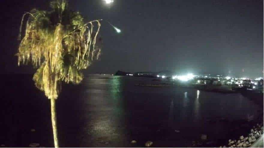 Meteorito explota en el cielo de Makurazaki durante la lluvia de las perseidas