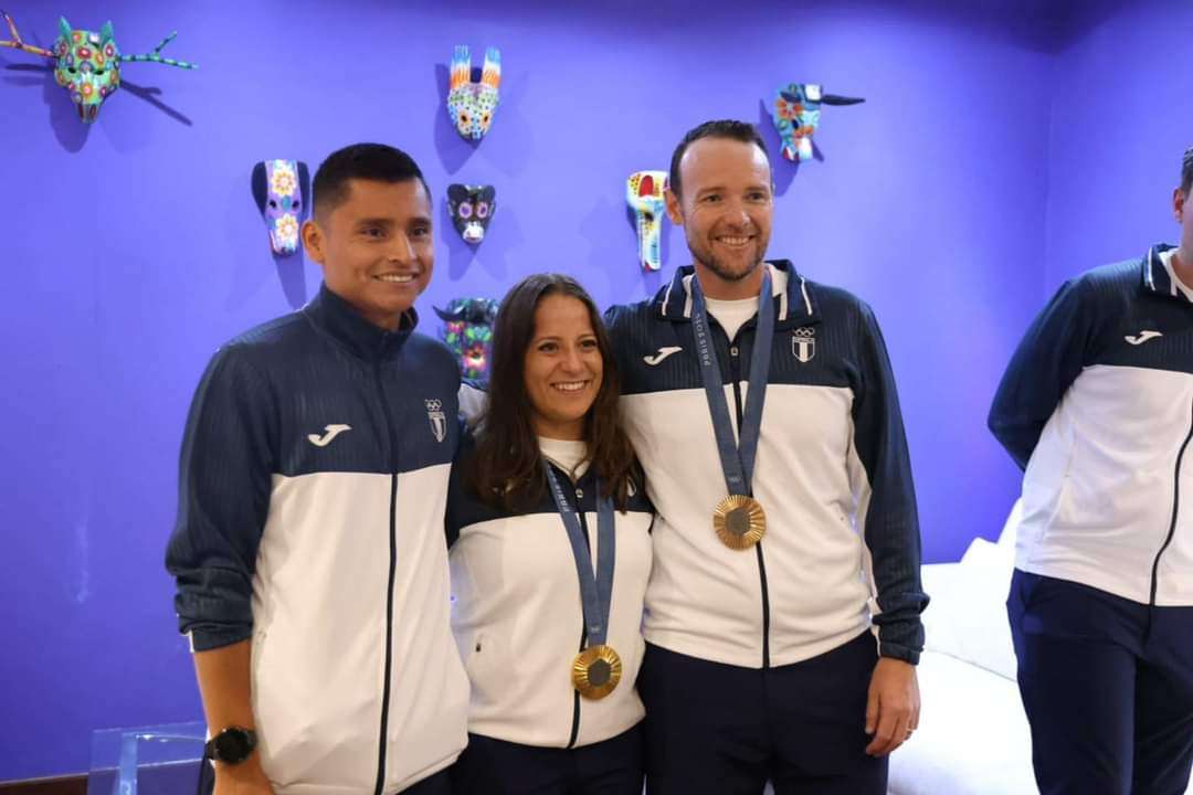 EN FOTOS | Así recibieron las autoridades a Adriana Ruano