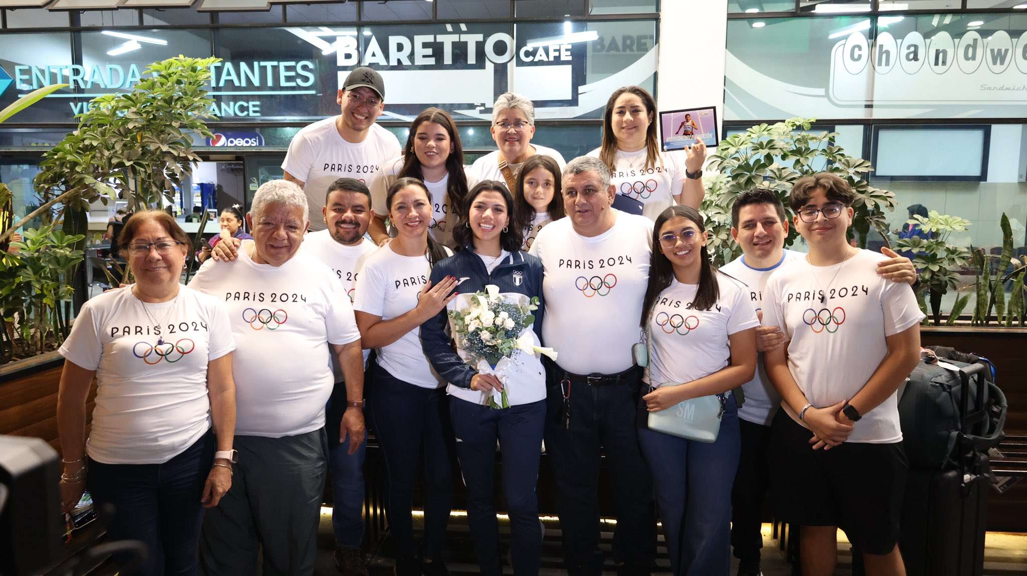 bienvenida especial para atletas guatemaltecos tras Juegos Olímpicos