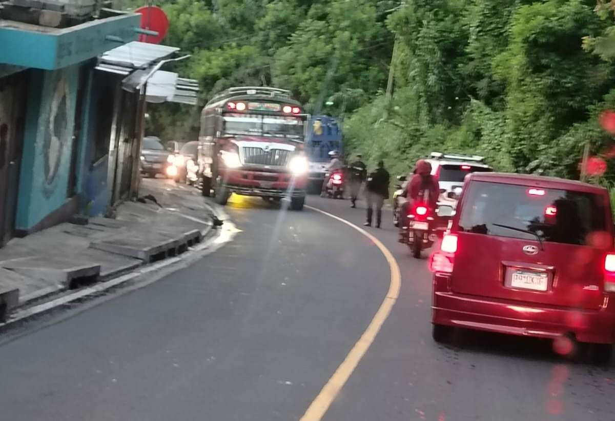ÚLTIMA HORA | Bus averiado en subida de Búcaro afecta habilitación de carril reversibles