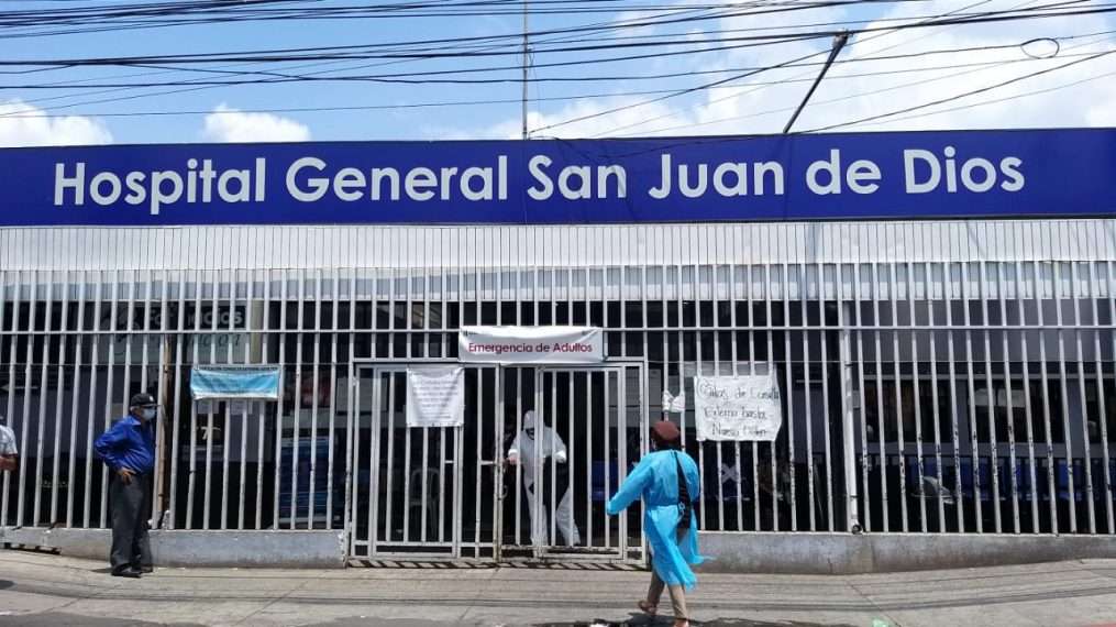 Descubren medicamentos ocultos en el cielo falso del Hospital San Juan de Dios