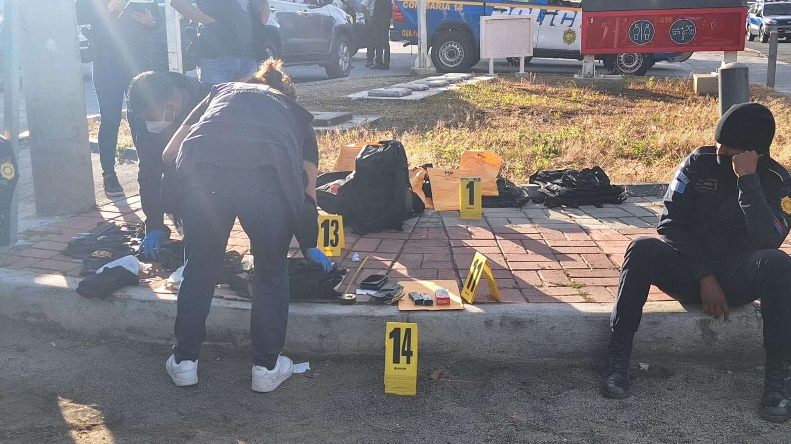 Agentes de la PNC son capturados por extorsionar a migrantes