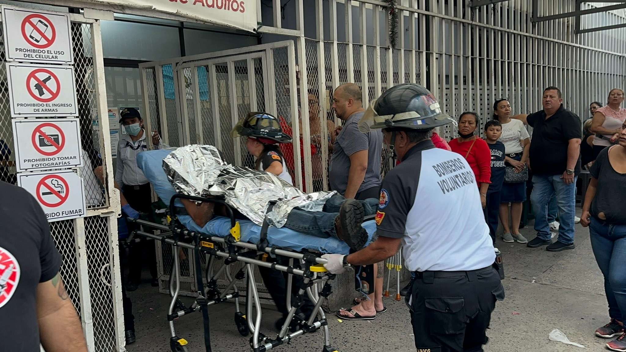 Trabajador sufre quemaduras mientras soldaba en tanque de gasolina