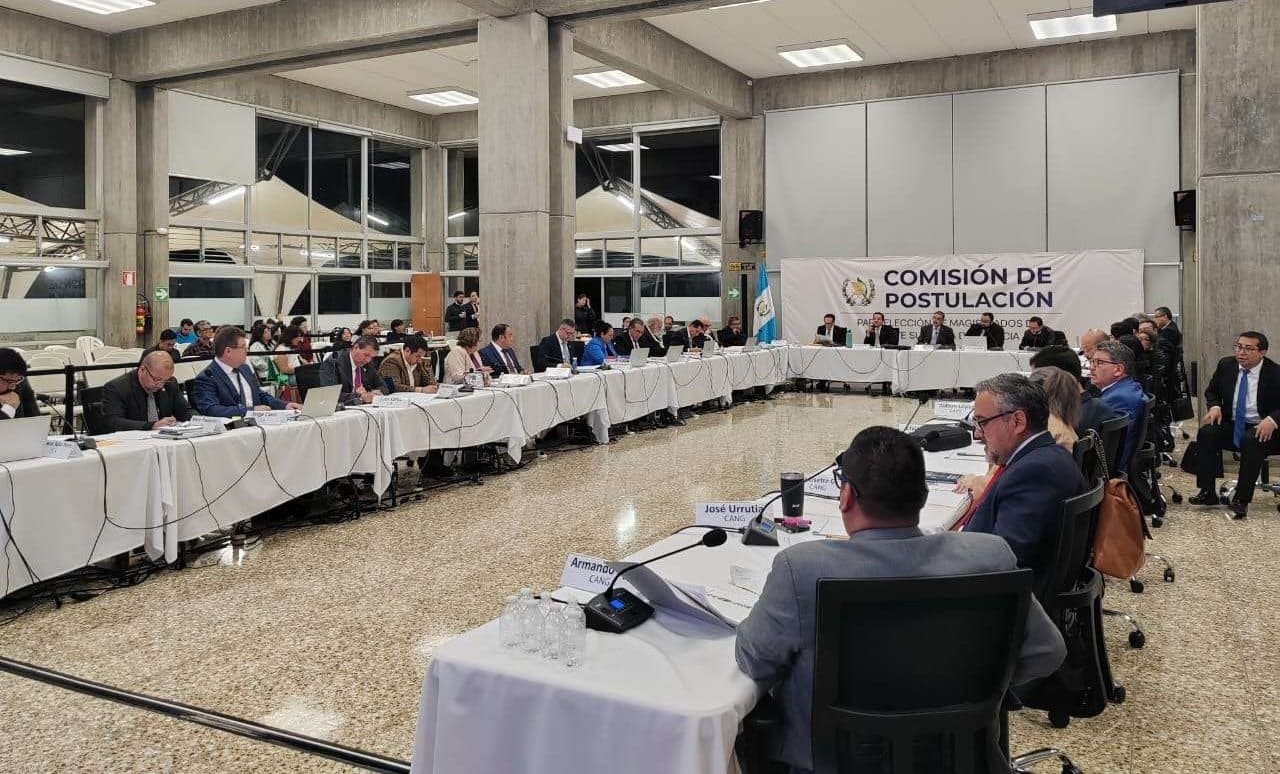 Jueza otorga amparo provisional a aspirantes a Corte de Apelaciones excluidos