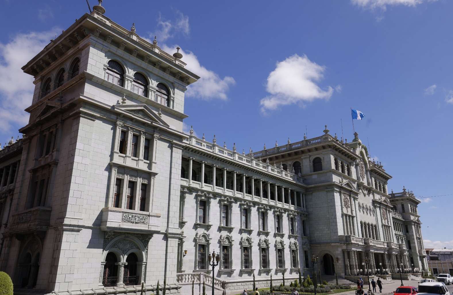 ¿Cuál es el Ministerio que recibirá el monto más elevado de la ampliación Presupuestaria?