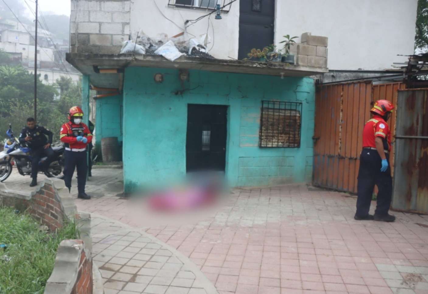 Hallan cuerpo envuelto en sábanas y plásticos en Ciudad Real, zona 12