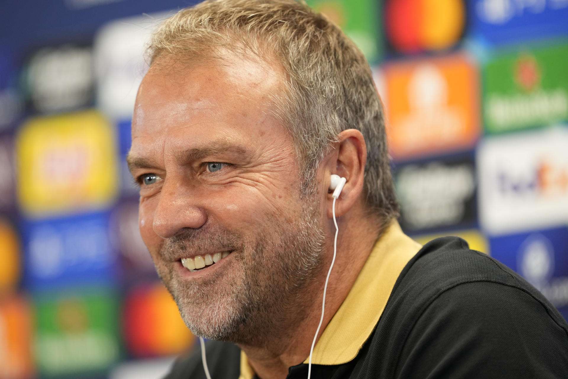 Flick: "Si tenemos que volver a ganarnos el respeto, lo haremos"