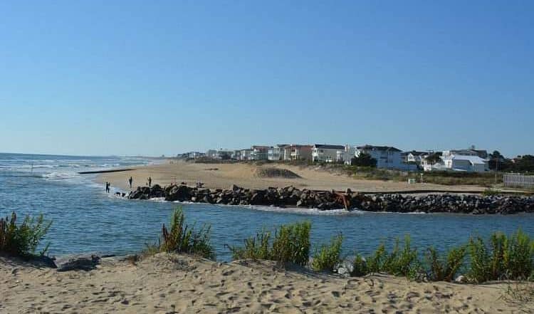 Tres migrantes guatemaltecos mueren ahogados en una playa de EE. UU.