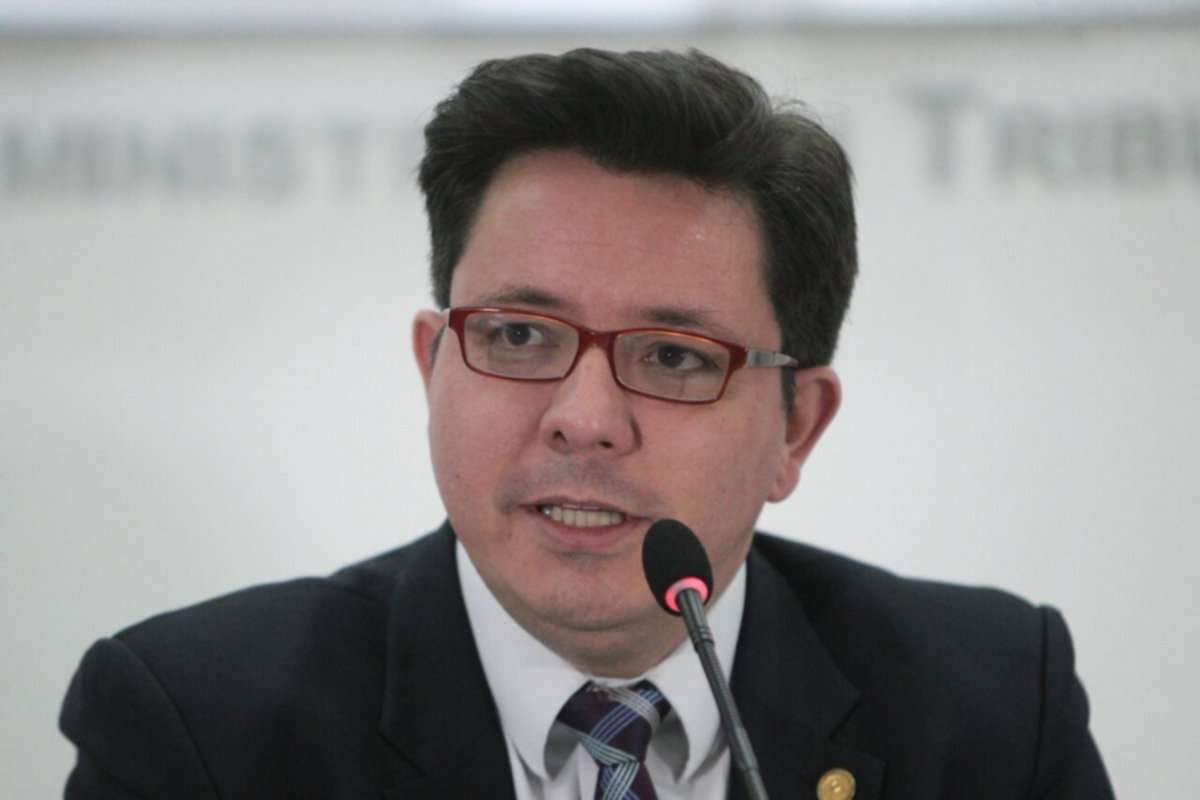 Julio Héctor Estrada: "El MINFIN presento un presupuesto 2025 que reduce bastante las asignaciones"