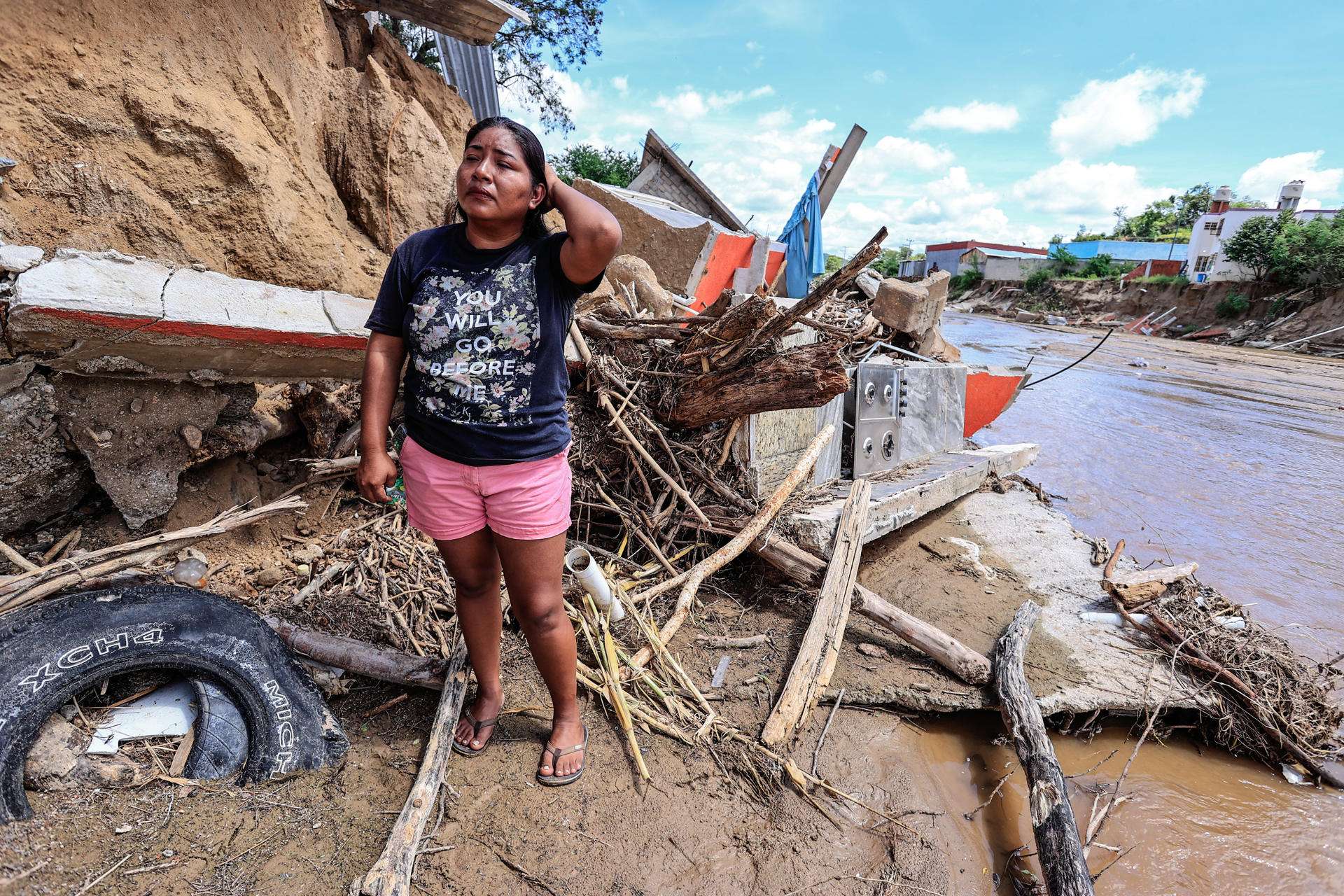 Lluvias del huracán John derrumban casas y sueños de familias en Acapulco