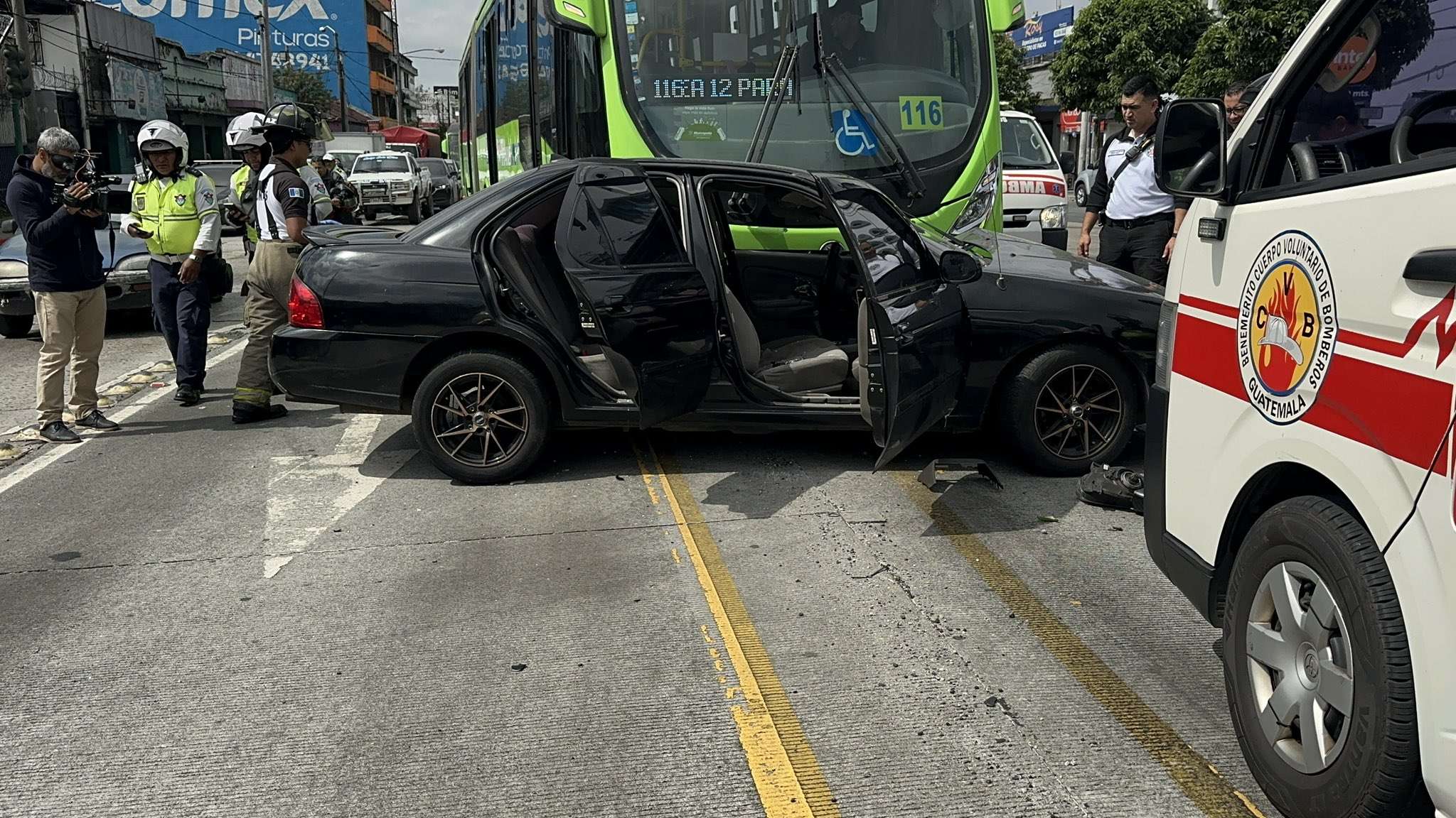 Accidente en la avenida Bolívar deja varios heridos