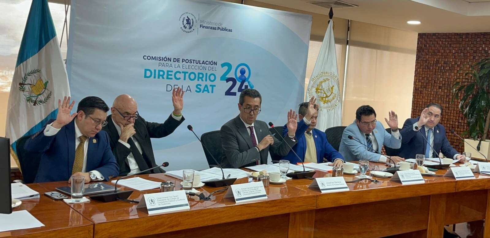 Terminan entrevistas a los 14 aspirantes a Directorio de la SAT