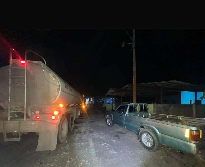 ¡Robaban combustible! Dos hombres detenidos por sustraer combustible de cisterna en Escuintla