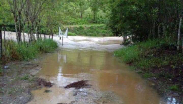 Lluvia inunda viviendas en distintos sectores de Petén