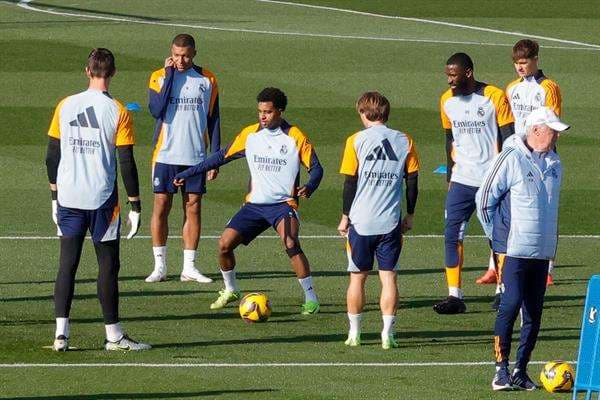 Rodrygo vuelve a la convocatoria con los canteranos Lorenzo, Diego y Chema