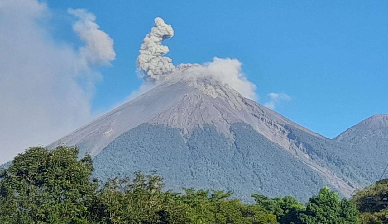 ¿Está tu comunidad en riesgo por el Volcán de Fuego? Conoce los detalles de su reciente actividad
