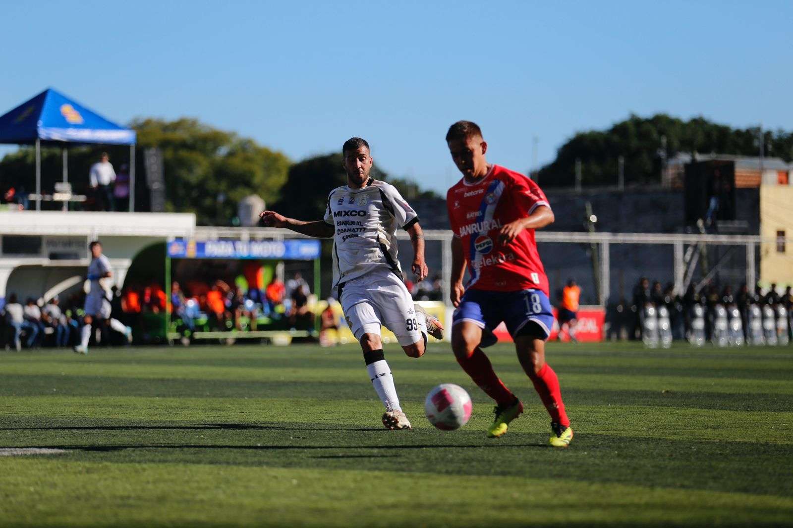 Mixco y Xelajú empatan y la llave queda abierta