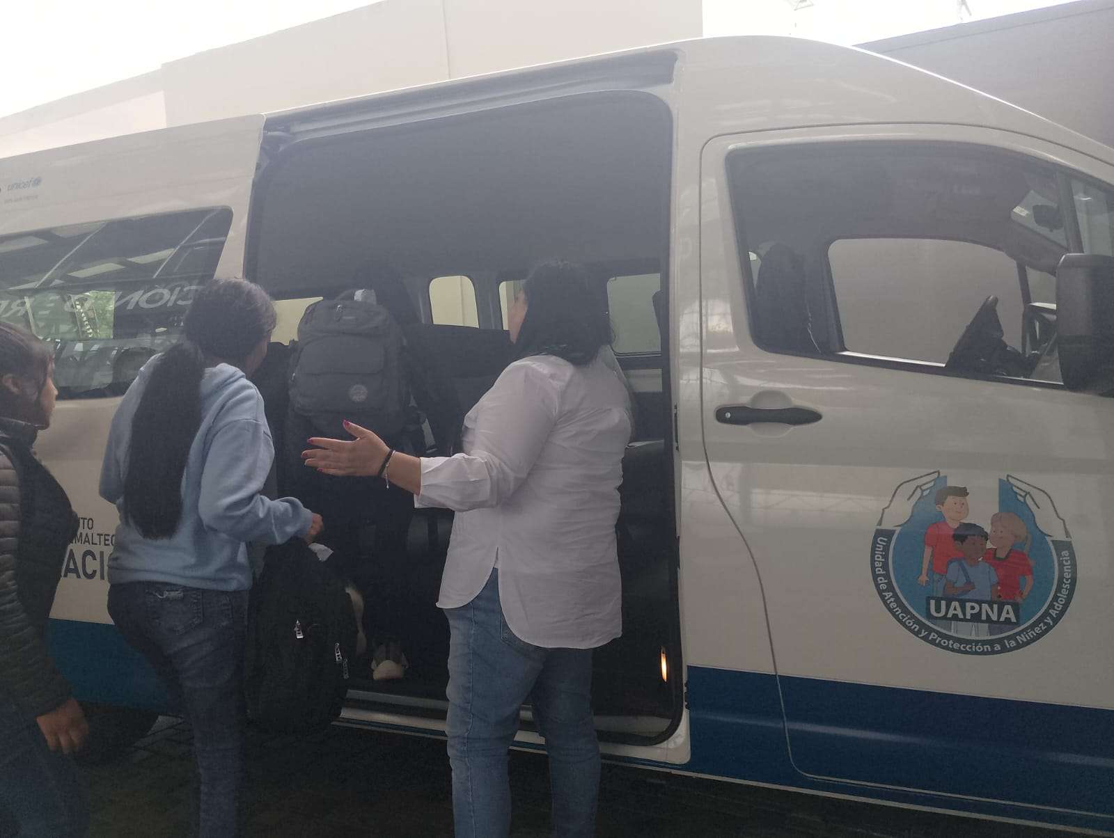 56 niños migrantes no acompañados llegan a Guatemala