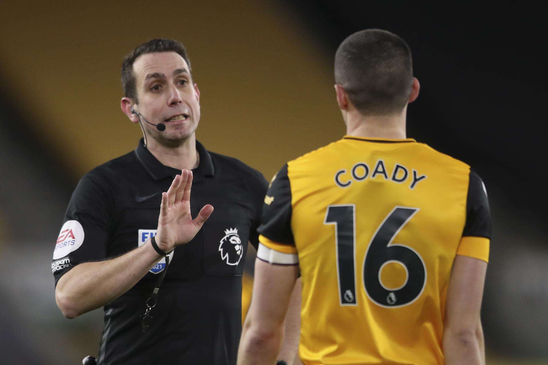 Investigan al árbitro David Coote por supuesto amaño de partidos