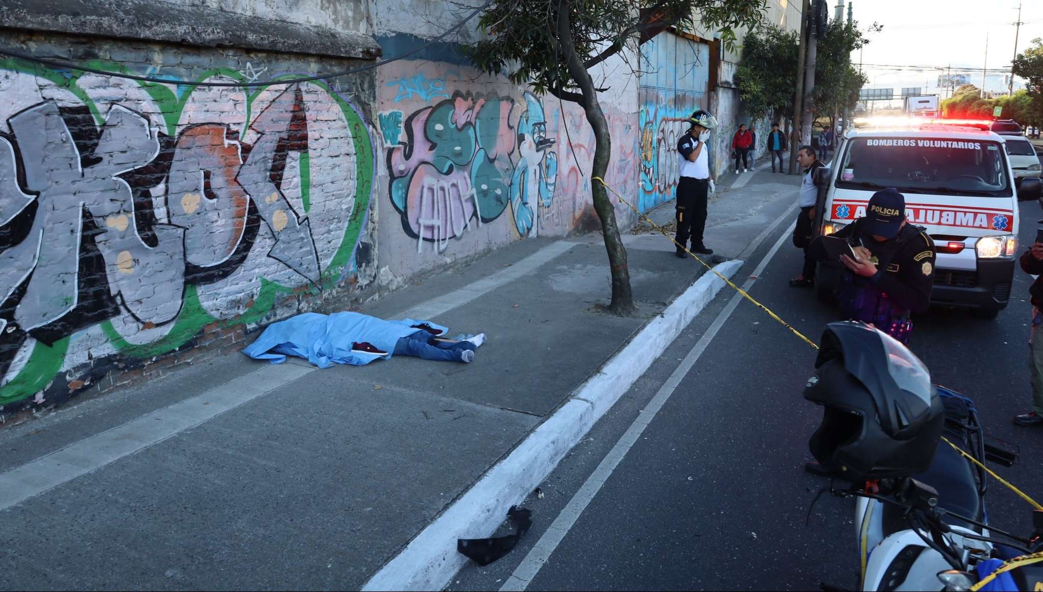 Accidente deja un muerto y un herido en la Atanasio Tzul