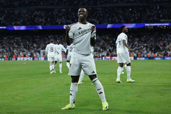 Vinícius Jr. es premiado como el mejor jugador del mundo en 2024