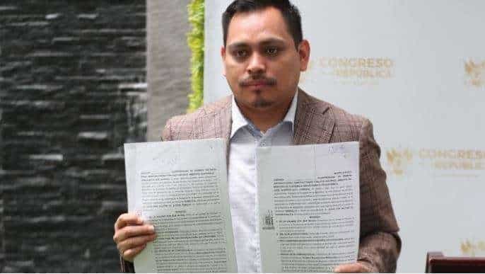 Diputado José Chic presenta dos querellas por presuntos desfalcos millonarios