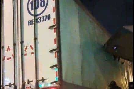 ¿Qué pasa en la Bolívar? Tráiler choca y deja bloqueada la 40 calle