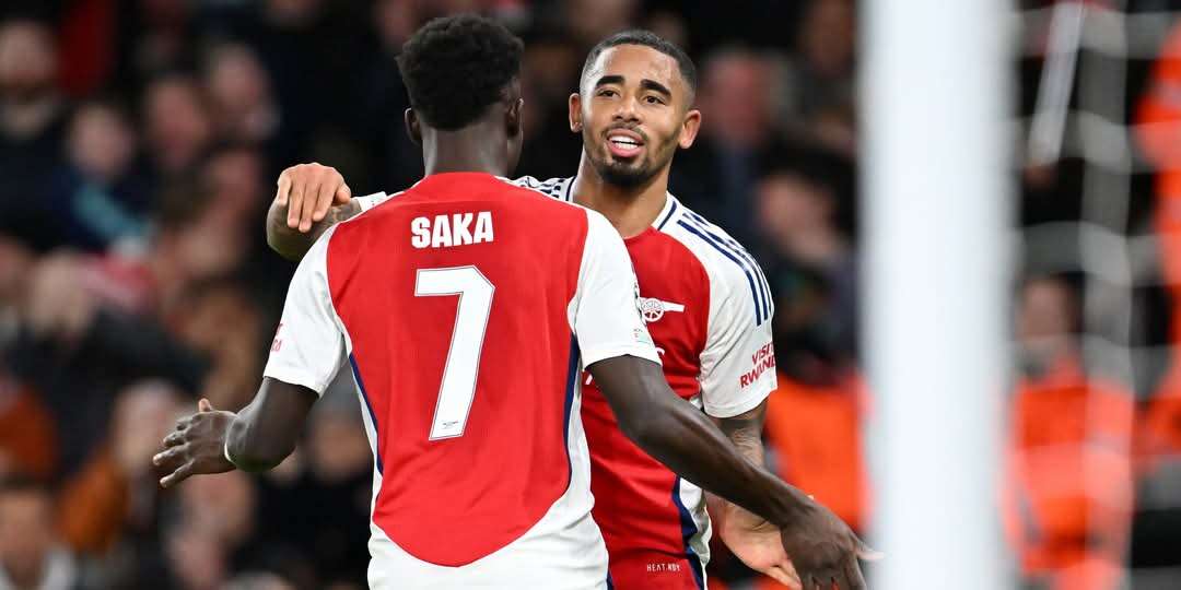 Arsenal goleó 3-0 a Mónaco con doblete de Bukayo Saka