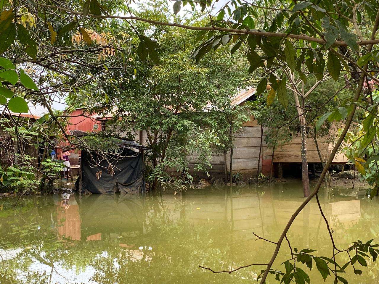 Inundaciones afectan viviendas en barrio La Florida, Chisec