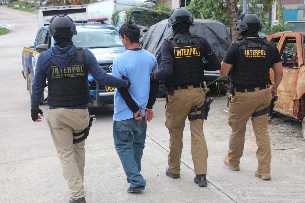 Interpol Guatemala entrega a miembro de la Salvatrucha en un operativo fronterizo