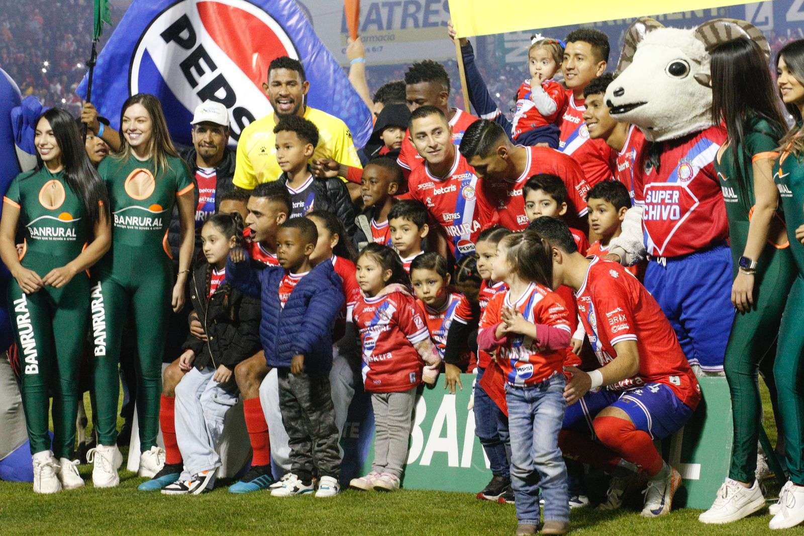 EN DIRECTO | Escuche aquí el partido Xelajú vs Antigua por la semifinal