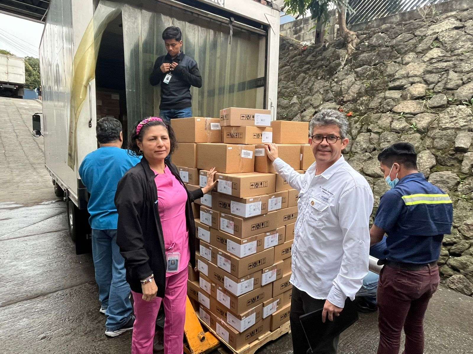 Nuevo lote de medicamentos fortalece atención médica en hospitales públicos