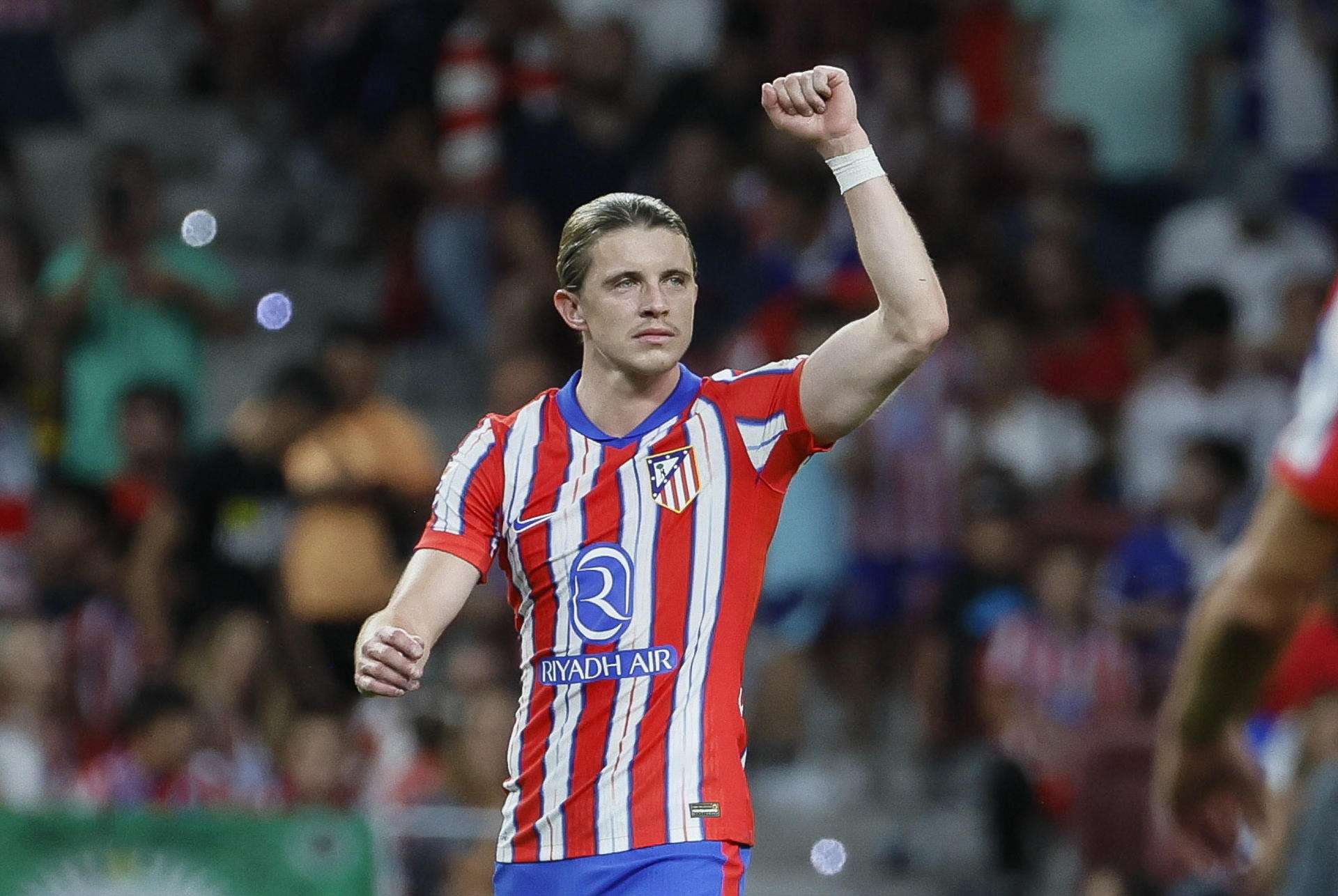 Simeone insiste con Gallagher en el once para Barcelona