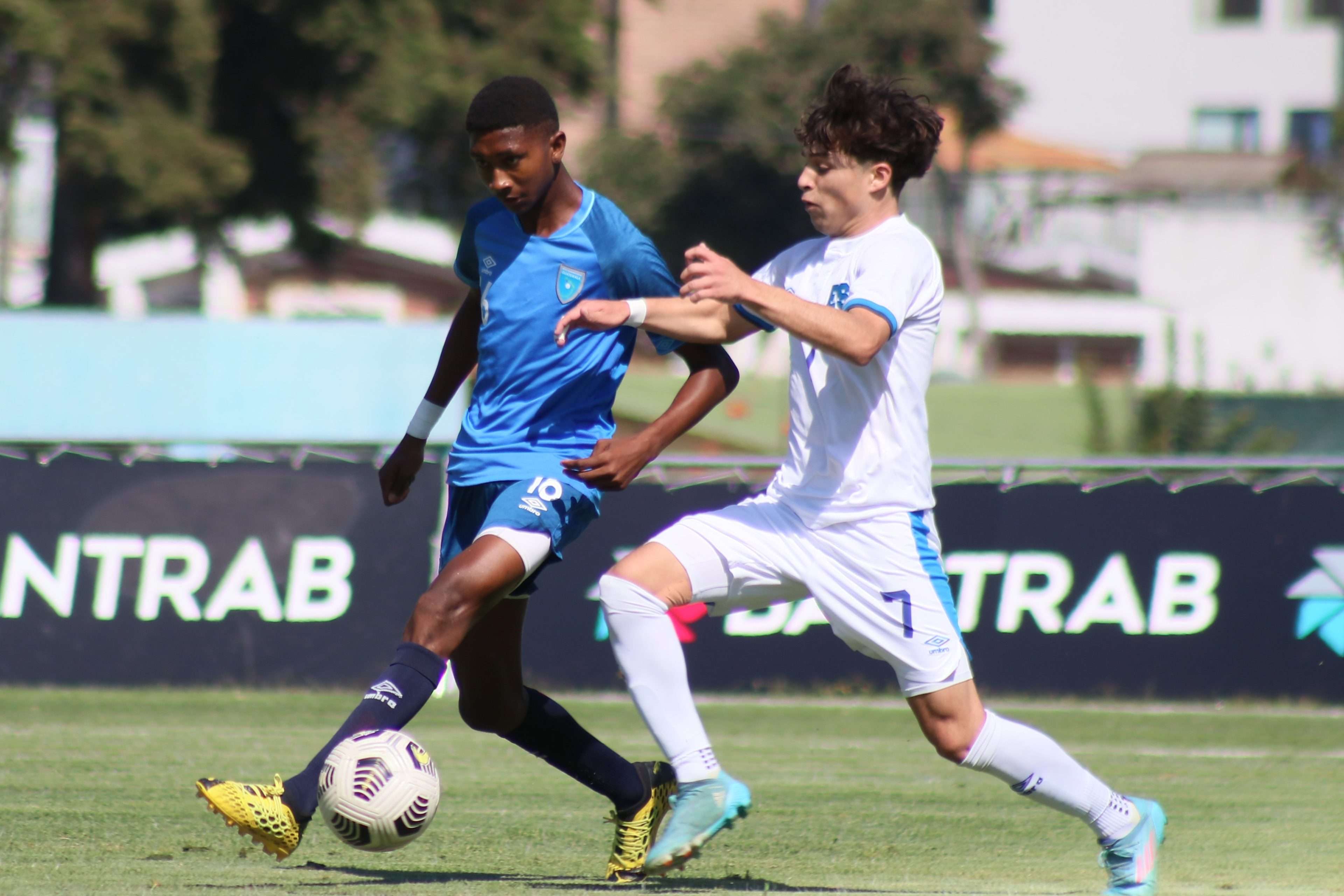 Joven promesa del fútbol guatemalteco llega a Xinabajul Huehue