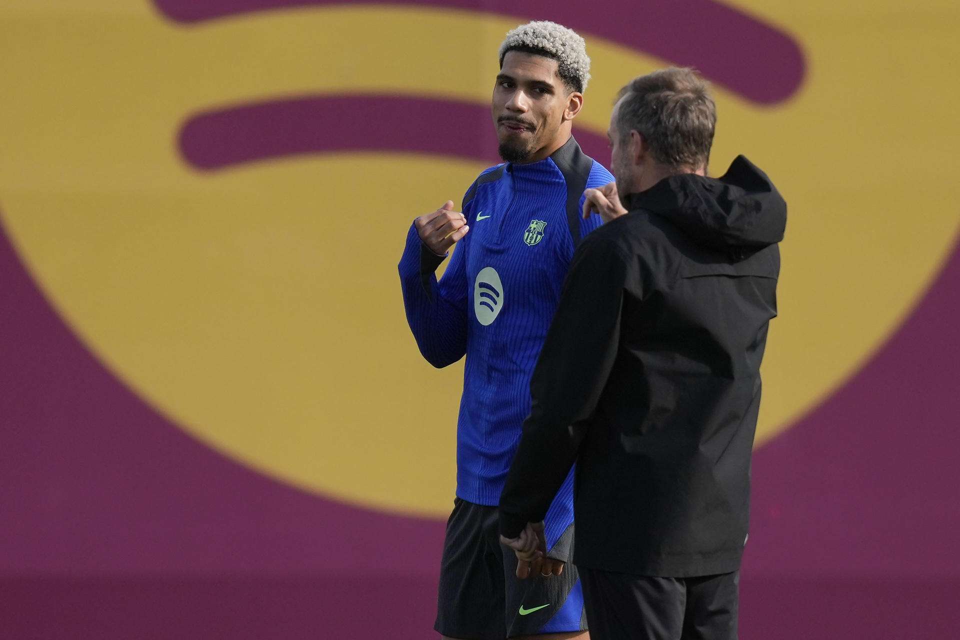 Araujo, Gavi, Pedri y Lewandowski, novedades del Barcelona para medirse al Atalanta