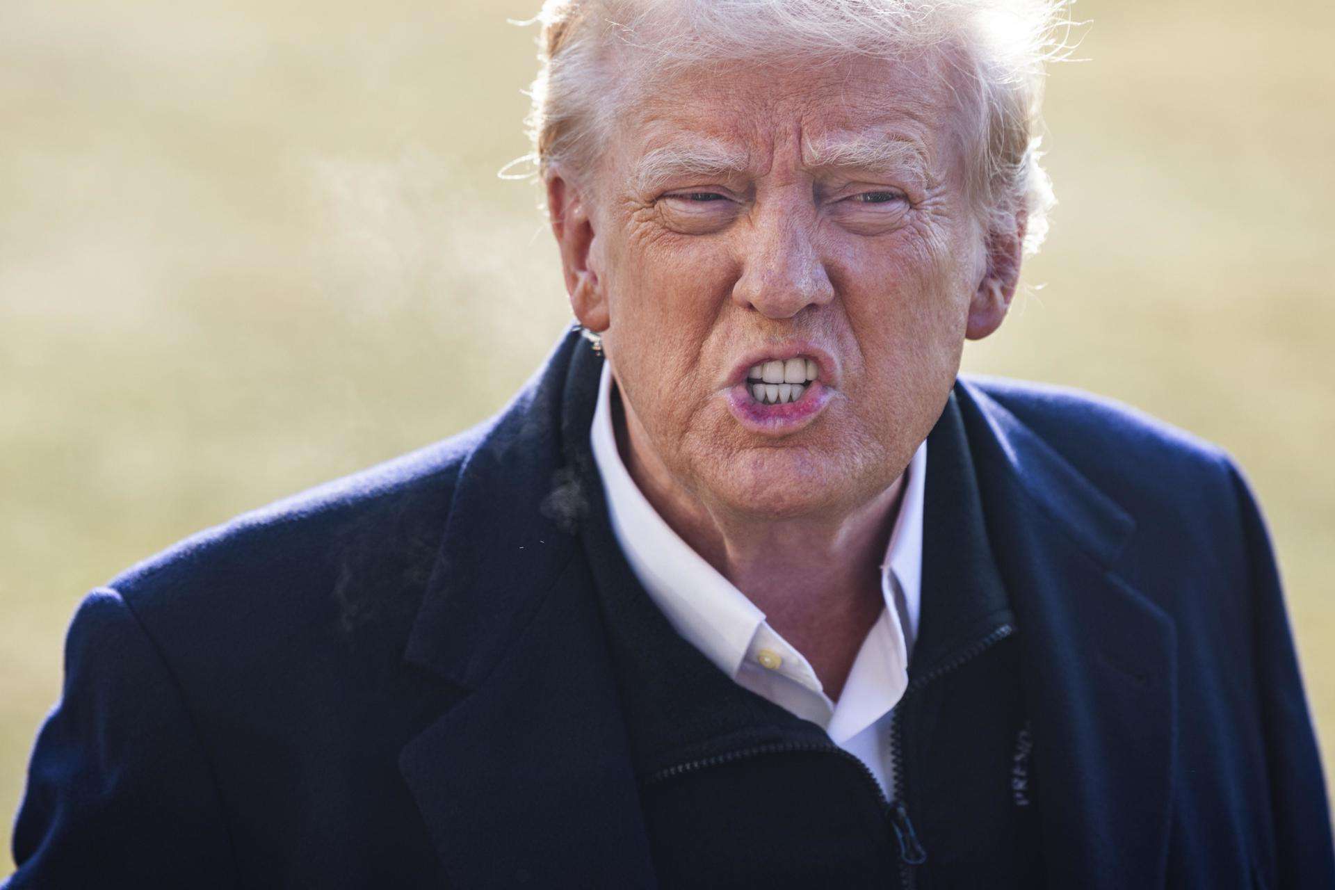 Trump amenaza con aranceles del 100 % para disuadir a los BRICS de reemplazar al dólar