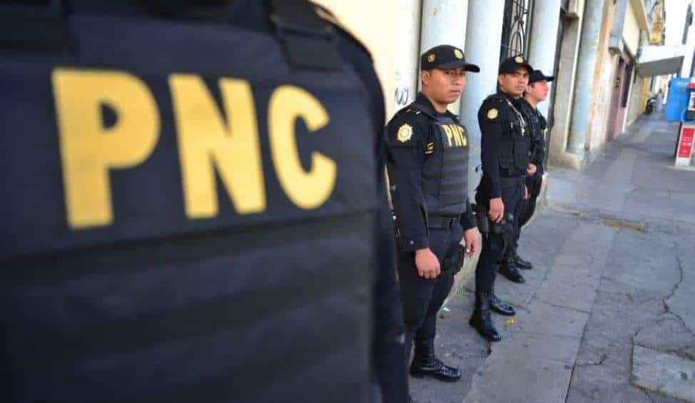 ¿Desatención total? Diputado Chic pone en duda el estado de las instalaciones de la PNC