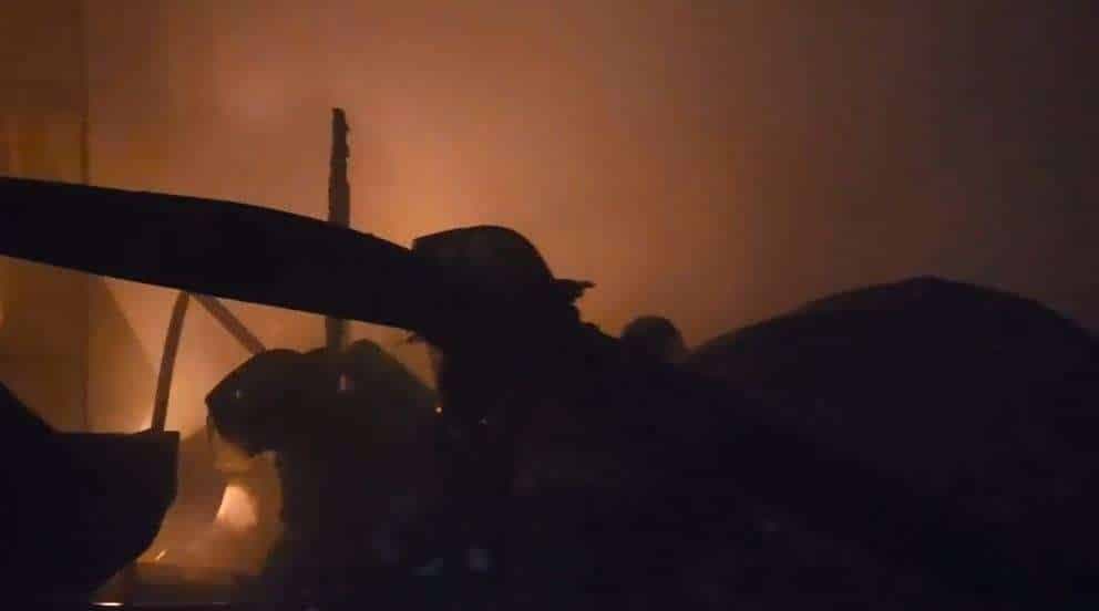 EN VIDEO | Incendio estructural amenaza con propagarse a zonas aledañas en zona 12