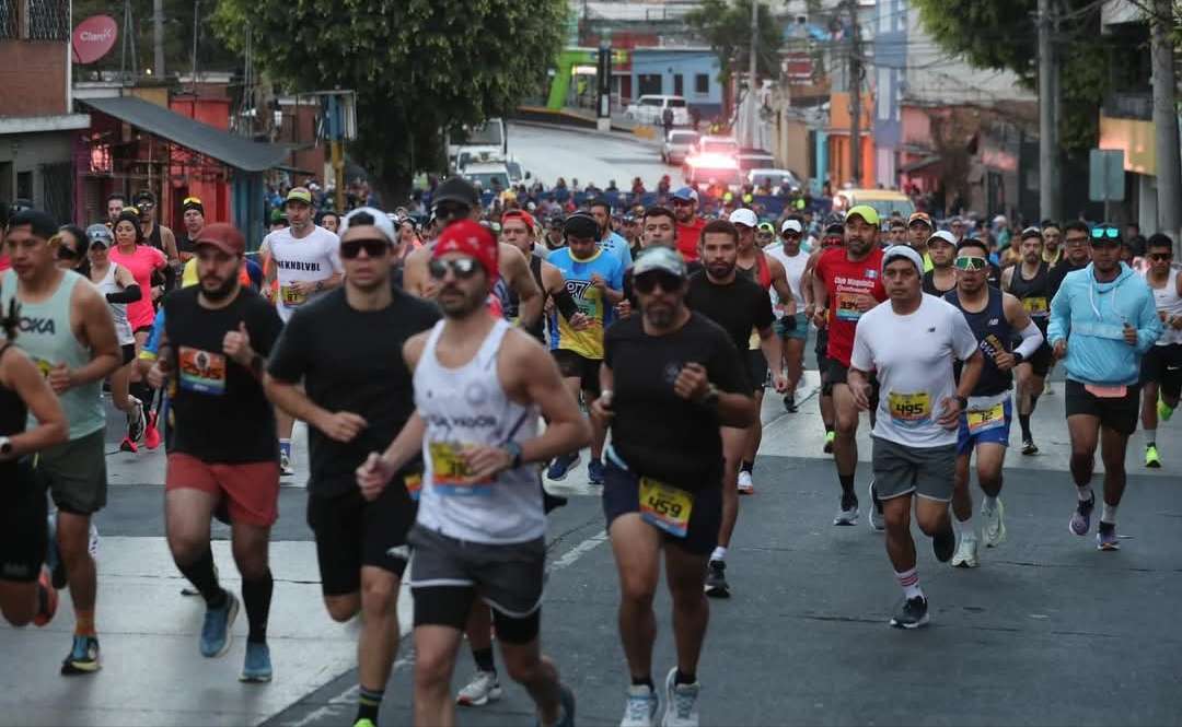 Max Tott 2025: Viviana Aroche y Alberto González se visten de gloria