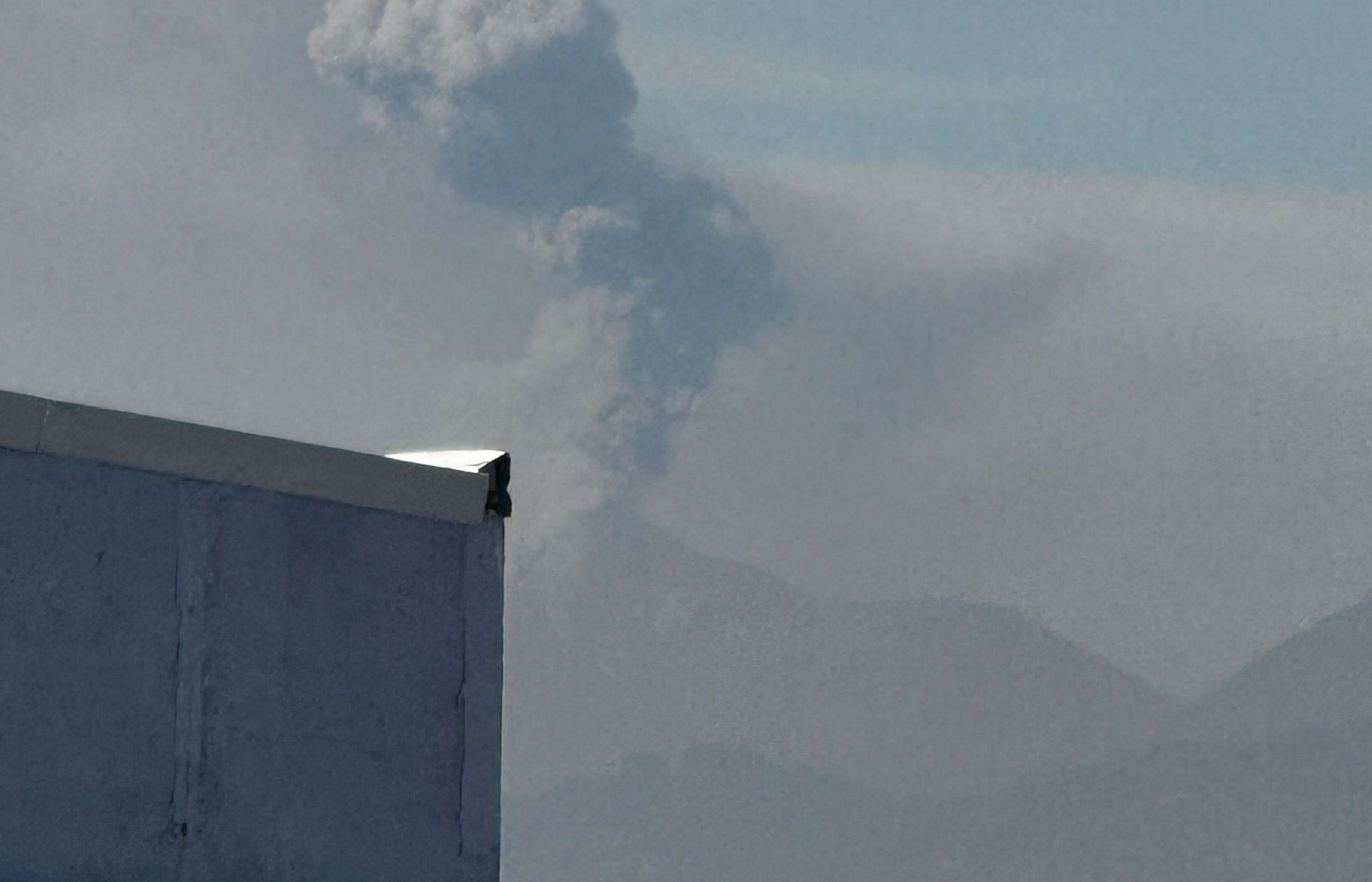 Ceniza del Volcán de Fuego abarca 30 kilómetros