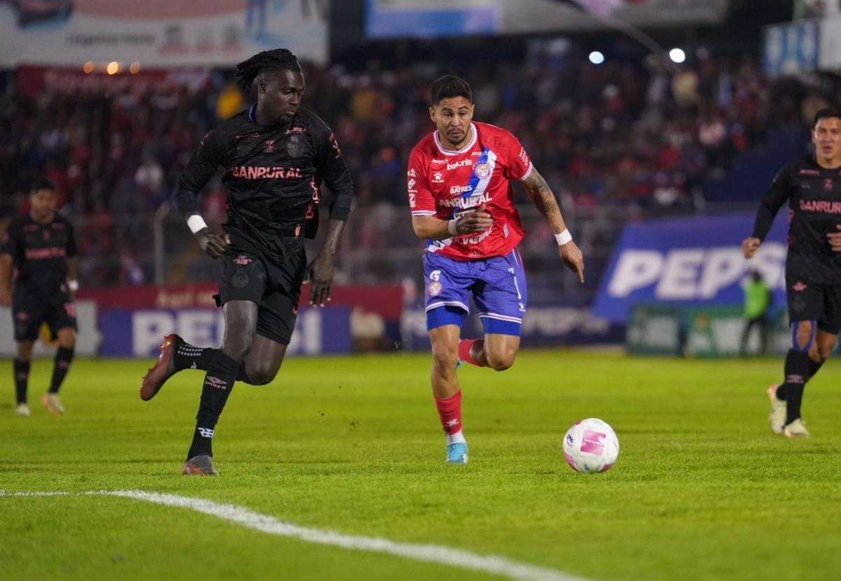 Municipal le saca un punto en su casa al campeón Xelajú