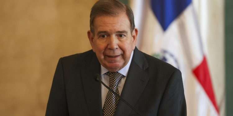 Líder opositor venezolano llega a Guatemala para reunión con el presidente Arévalo