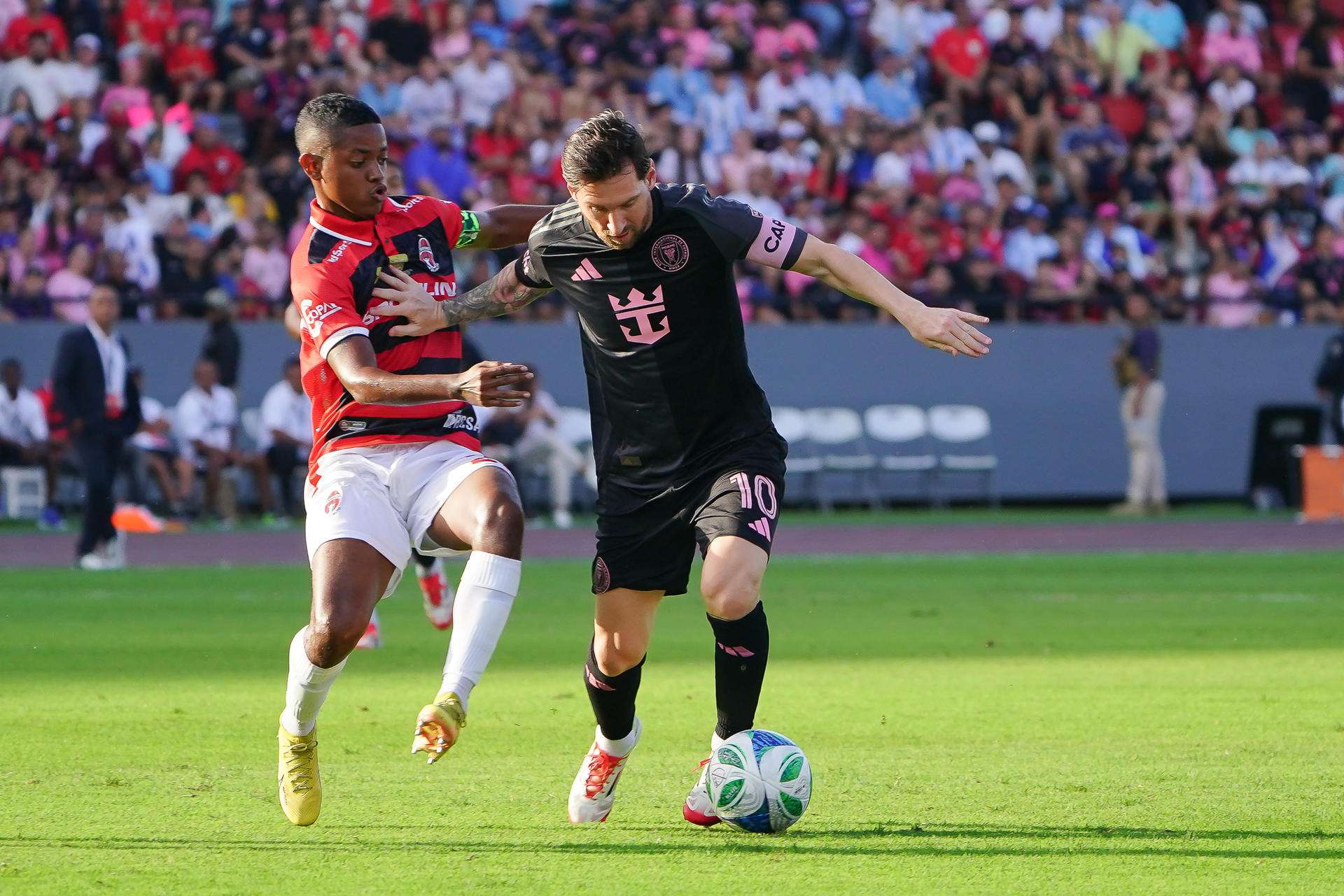 Estadio listo, boletos caros y máxima seguridad para el amistoso de Messi en Honduras