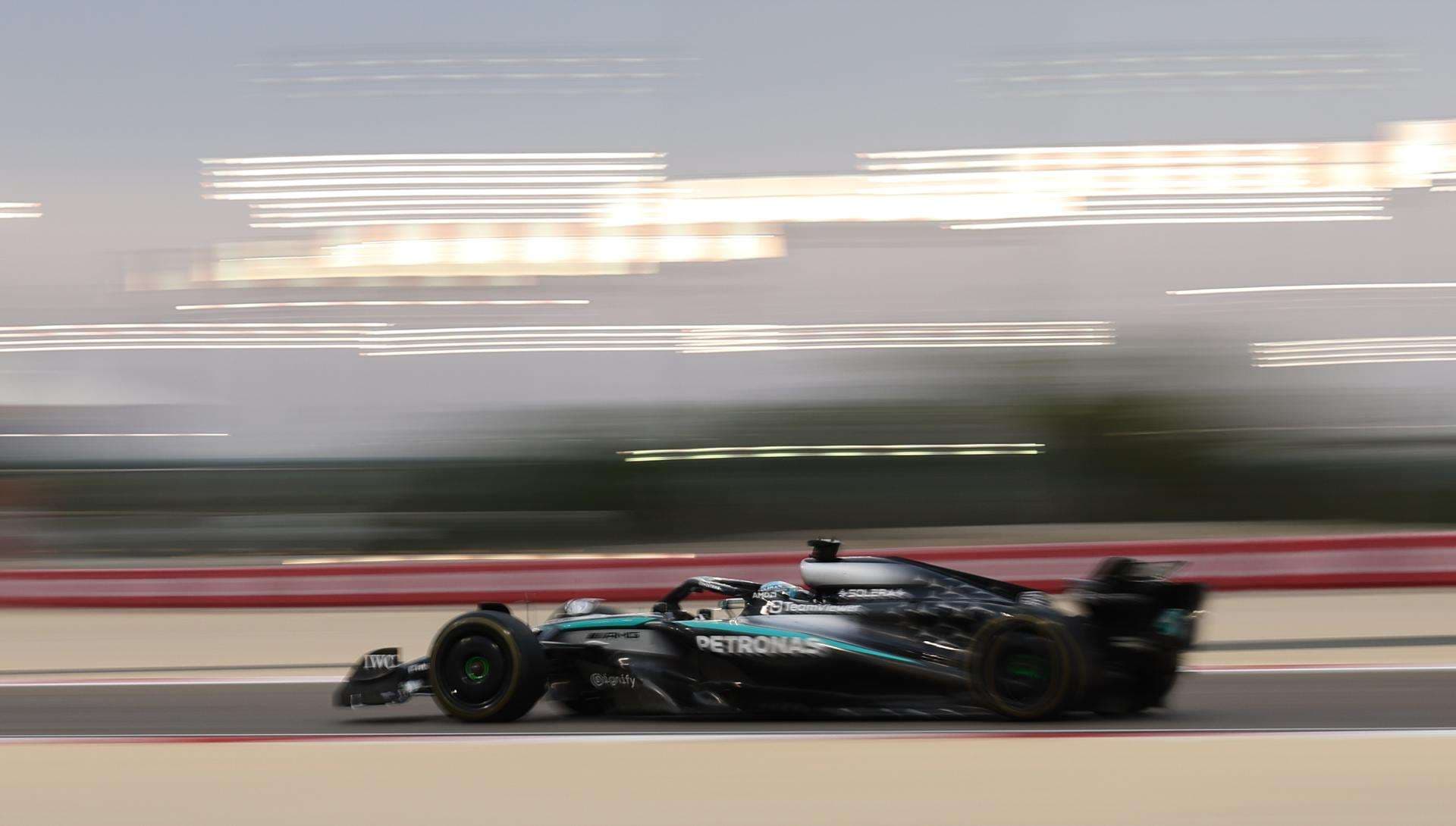 Russell delante de Verstappen el último día de pretemporada; Alonso, decimosexto