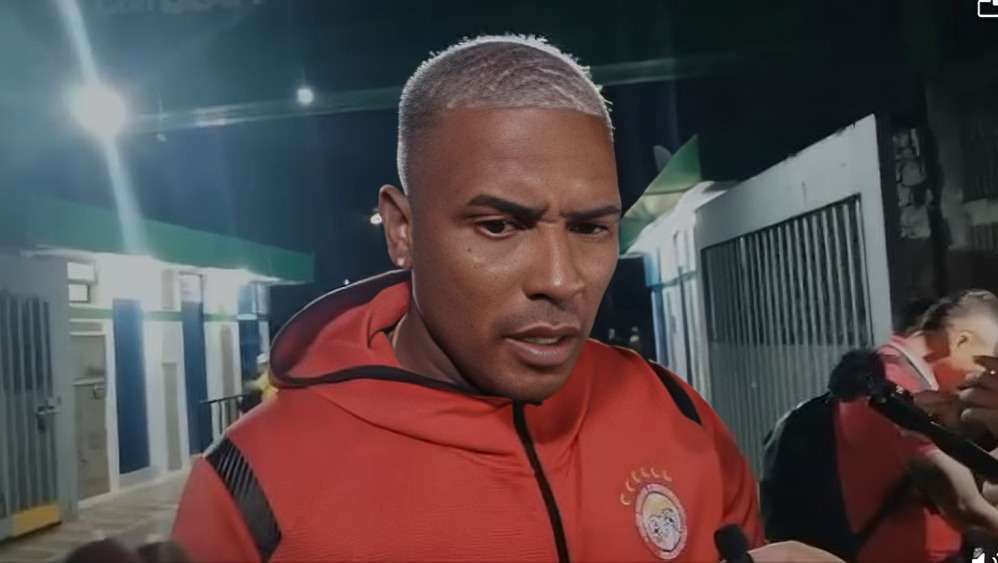 Harold Cummings hace señalamientos contra el árbitro Orlando Alvarado