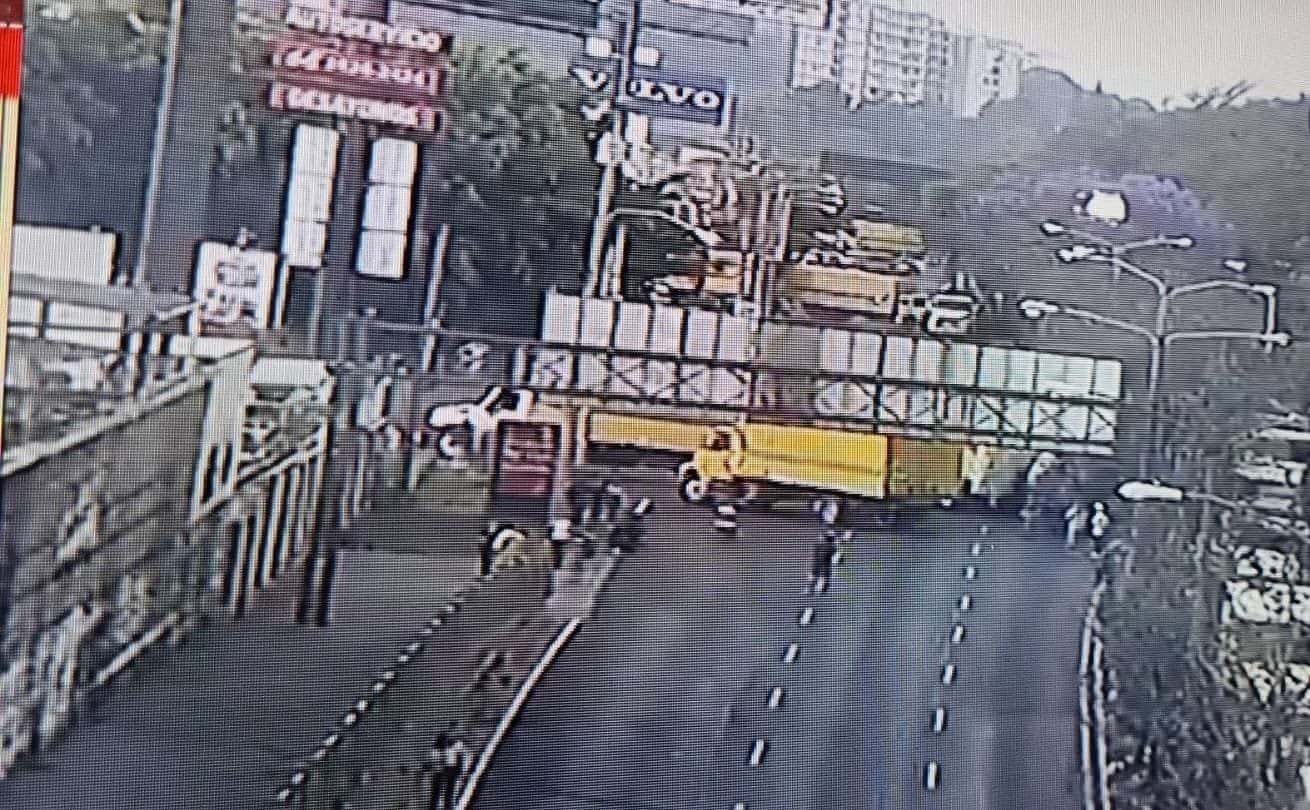 ÚLTIMA HORA | Recolectores bloquean paso en Bulevar Liberación