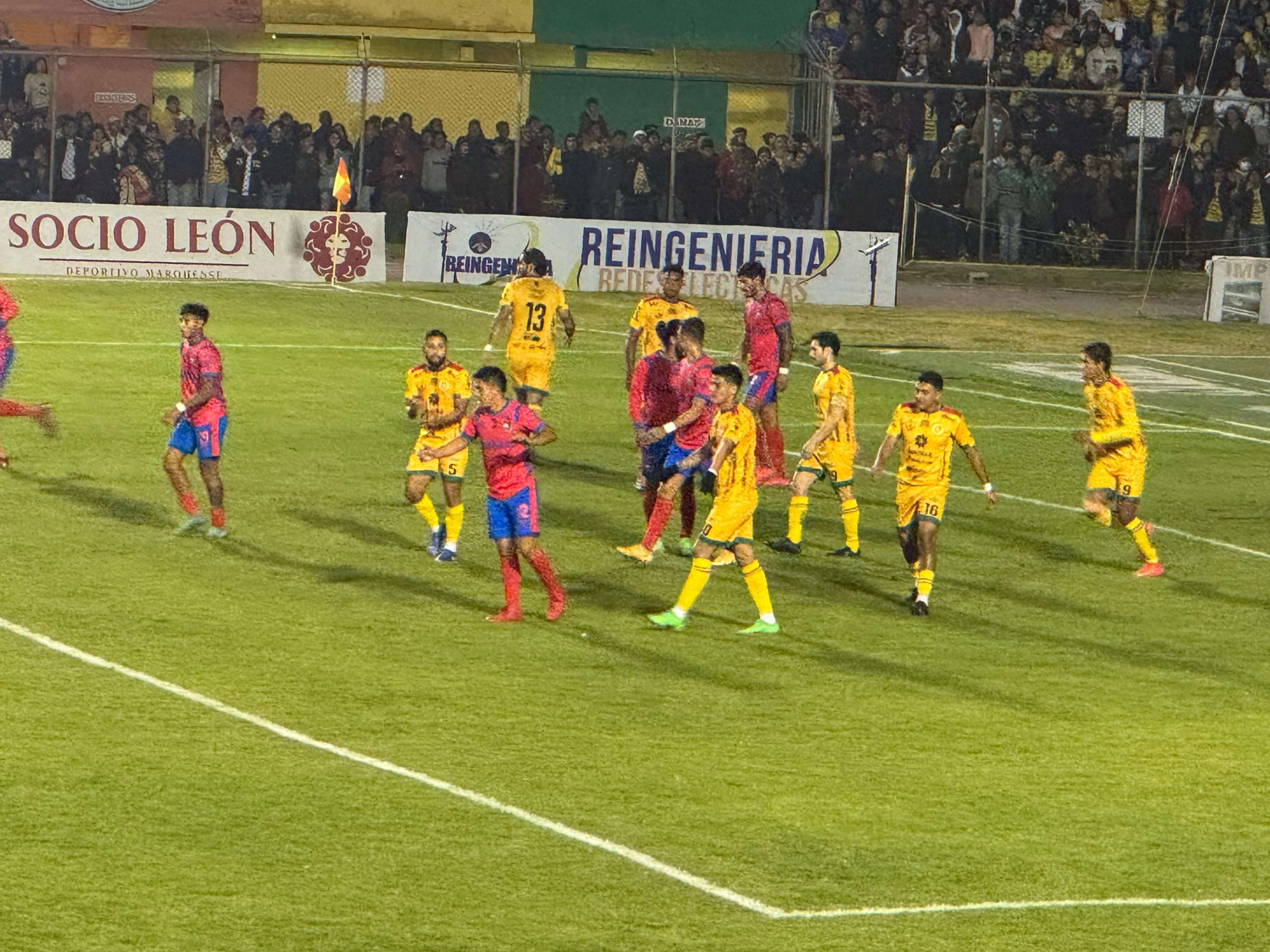 Municipal se mantiene líder tras empatar en San Marcos