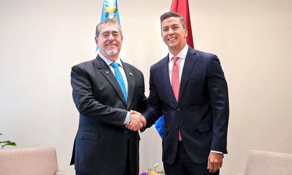 Presidentes de Guatemala y Paraguay dialogan sobre migración e integración regional