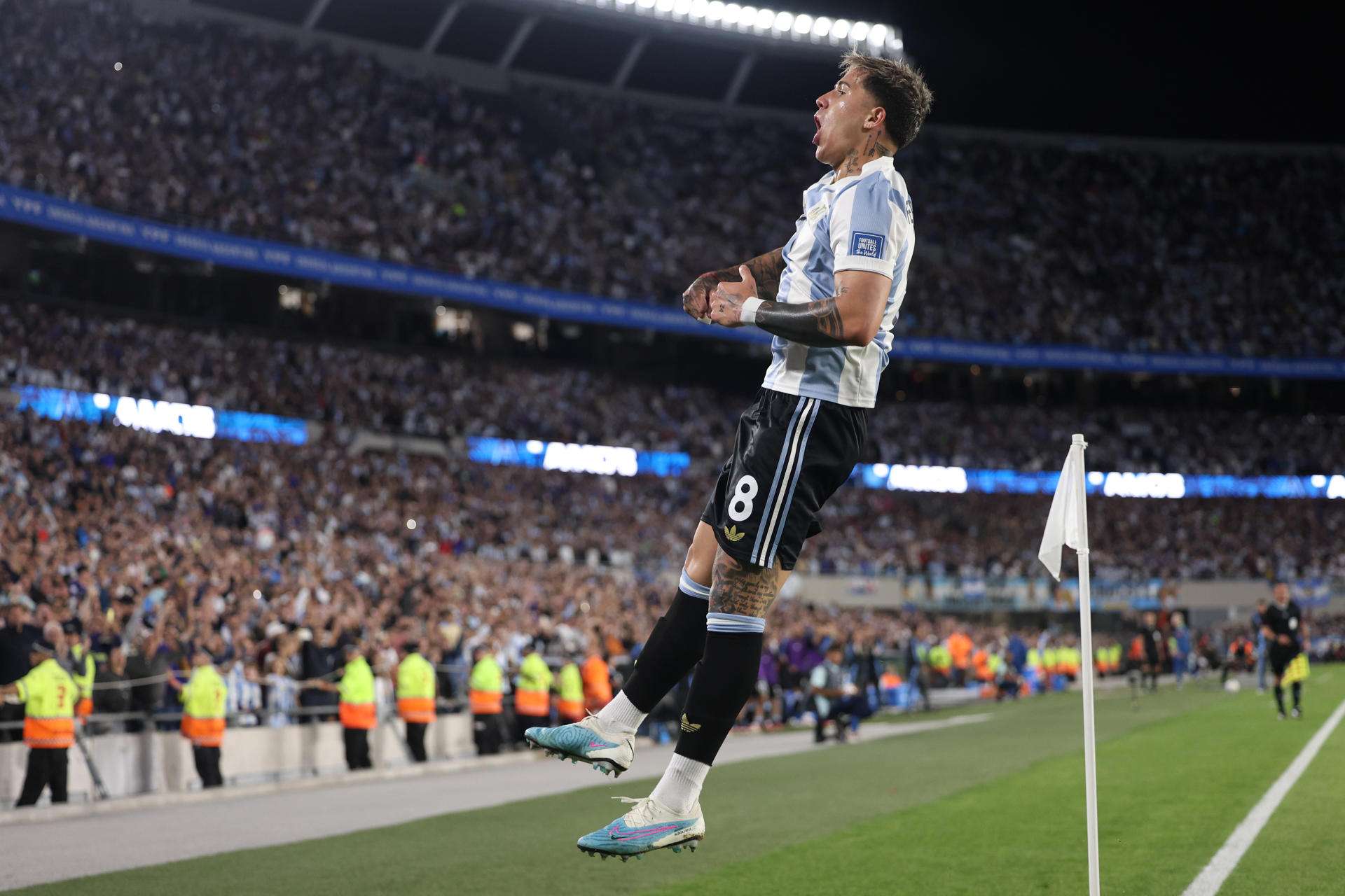 Argentina festeja su clasificación mundialista con un goleada ante Brasil